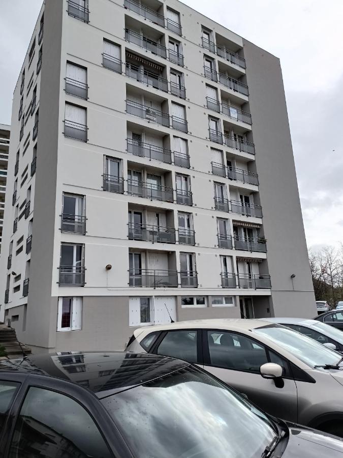 Super Appartement 6 Voyageurs Hyper Centre Montluçon Εξωτερικό φωτογραφία